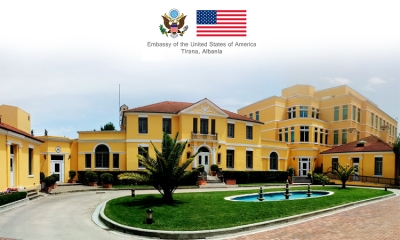 Ambasada amerikane në Tiranë:Anullohen të gjitha takimet rutinë për viza