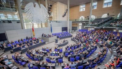Zëri i Amerikës shpjegon PO-në dhe JO-në e Bundestagut gjerman, për Shqipërinë
