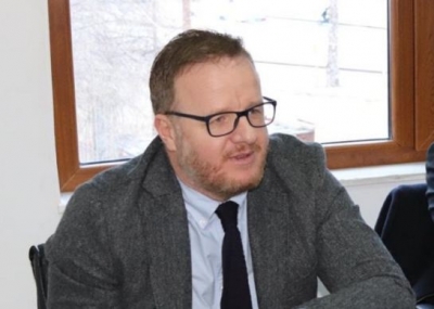 Agron Tare pasi punoi &quot;mirë&quot; në portin Durrësit bën çudira si zv/ministër