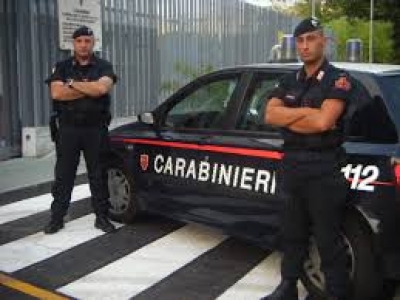 Tregtonin drogë në Rimini, arrestohet çifti shqiptar