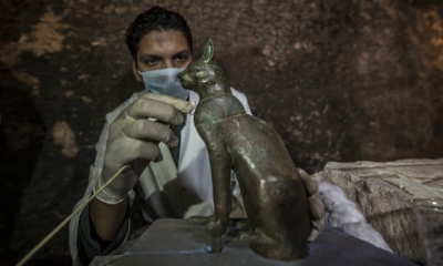 FOTO/ Dhjetëra mumie macesh gjenden në varre 6,000 vjeçare në Egjipt
