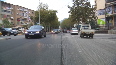 Punime skandaloze në rrugën &quot;Hoxha Tahsin&quot;