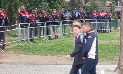 “Si pjeshkat!” Rrjeti ironizon deputetin e ri të “bojës”