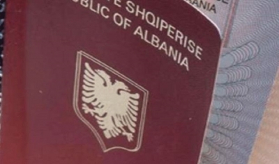 Sërish kërcënim për gazetarët: Dorëzoni pasaportat e shërbimit ose ua sekuestrojmë!