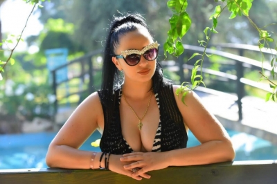 Shoqëruesja e Edi Ramës me foto super joshëse nga pushimet