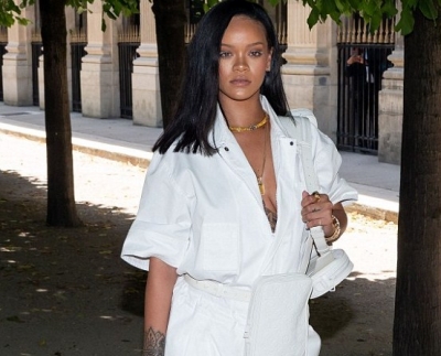 Rihanna me “look” të ri (FOTO)