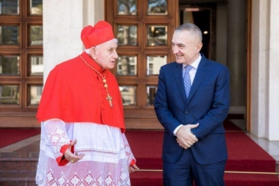 Meta urim të veçantë për Pashkët për Kardinal Ernest Troshanin