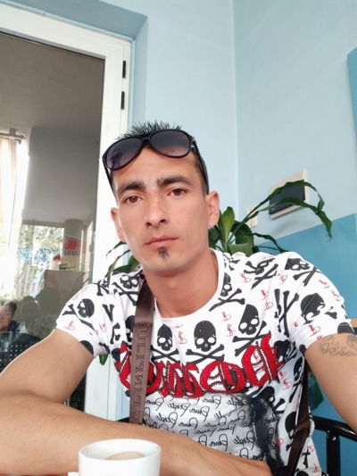 Kush ishte këngëtari që u aksidentua për vdekje duke folur në kamera