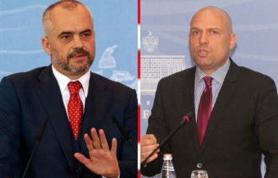 Festë dhe këngë për fushatën e Rilindjes, Manjani tallet keq me Ramën