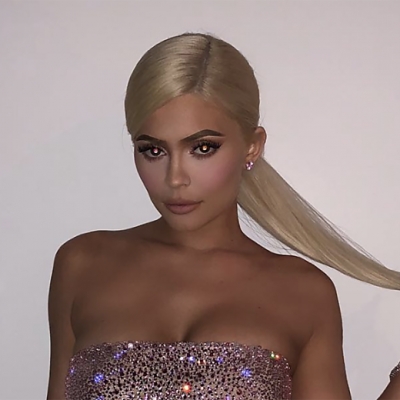 S’do e gjenit kurrë se sa kushtuan flokët e  Kylie Jenner në ditëlindjen e saj