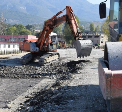 Rëndohet trafiku në Kamëz nga 3 prilli: nisin punimet për Rrethrrotullimin