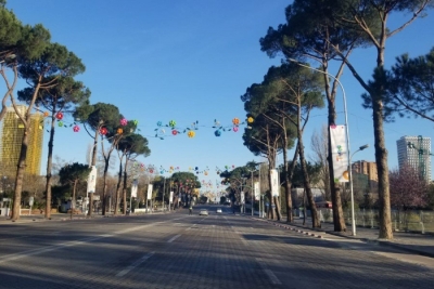 Shtetrrethimi/ Sot mund të dalin deri ne 11.00, nënat dhe fëmijët deri në 10 vjeç