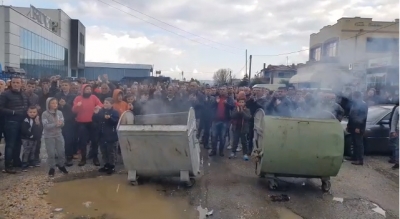 Protestë në Shijak, bllokohet rruga me Durrësin