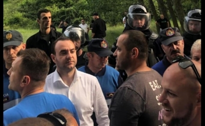 Banorët i bllokuan rrugën Ramës në Korçë, Klevis Balliu: Katër herë ndërrove vendin e takimeve nga frika, s&#039;ke parë gjë akoma