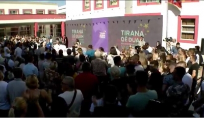 Veliaj, miting nga shkolla që ndërtoi Basha dhe gënjen se PD-ja nuk ndërtoi shkolla