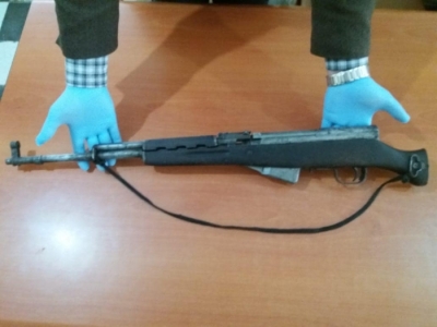 Plagosi me armë komshiun, arrestohet 49-vjeçari