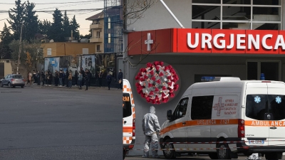 Ndalohet grumbullimi mbi 10 veta, por ja ç’ndodh në stacionet e autobusëve në Tiranë