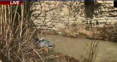 Aksident i rëndë/ Makina përfundon në lumë, raportohet për një të vdekur