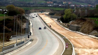 Rruga Tiranë-Elbasan ‘gëlltit’ edhe 18 mln $ nga taksat tona... po kur do mbarojë?