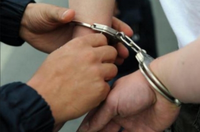 Qytetarët të trembur telefonojnë policinë, ç’po ndodhte mes dy grupe të rinjsh, gjatë kontrollit u gjet…