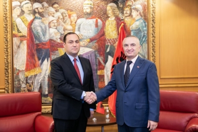 Ambasadori i Gjeorgjisë i dorëzon ‘Letrat Kredenciale’ Metës