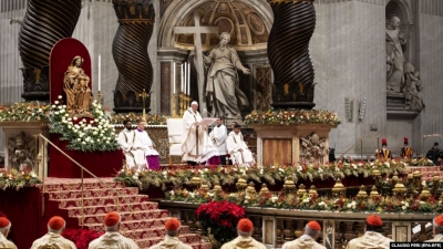 “Zoti i do edhe më të këqijtë prej nesh”, mesazhi i Papa Françeskut në meshën e Krishtlindjes