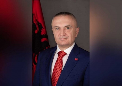 Presidenti Meta thirrje për shqiptarët: Silluni me qetësi dhe mençuri