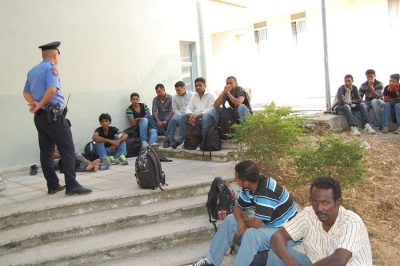 13 klandestinë hynë në Shqipëri nga Kapshtica,  mes tyre edhe 2 të mitur