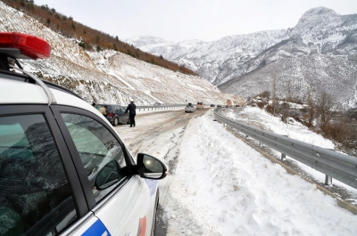 Mot i ftohtë, si paraqitet situata e rrugëve në gjithë vendin