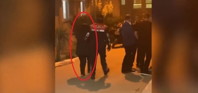 Mbërrin në spital nëna e Andi Malokut: Djali im po jep shpirt për 300 mijë lekë (VIDEO)