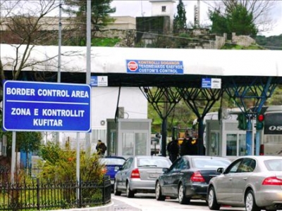 Mali i Zi bllokon autobusët dhe automjetet e Shqipërisë me destinacion Italinë
