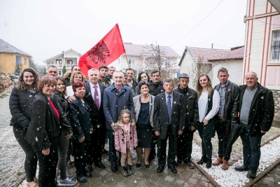 Meta takon banorët e Nakolecit në Prespë: Të ruajmë gjuhën dhe traditat