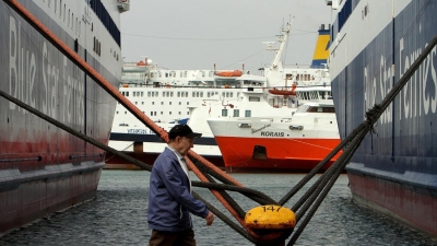 Greqi, punonjësit detarë në grevë 24 orëshe, kërkojnë rritje pagash