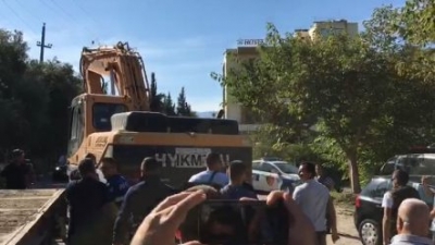 Aksioni i IKMT në Radhimë/ “I kemi me djersë, jo me lekë droge”, banorët përplasen me policinë