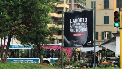Itali/ Posterat anti-abort zemërojnë romanët
