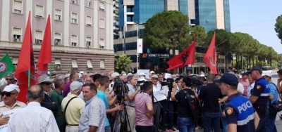 Provokohen minatorët, policia nuk i lë të protestojnë para Kryeministrisë