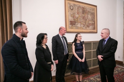 Presidenti Meta uron pianisten e talentuar nga Durrësi, Kristel Karagjozi: Shumë krenar për të