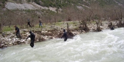 Mbytet fëmija 12 vjeç, peshkonte në lum