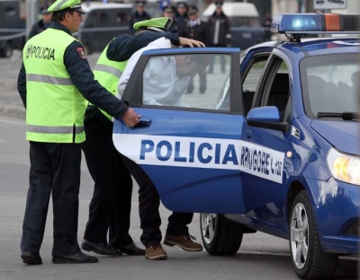 Grabitet dhe dhunohet çifti në Bulqizë, 8 veta shoqërohen në polici