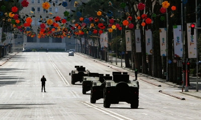 Tirana po kthehet “zonë e kuqe” për Covid-19. Rrezikon mbylljen