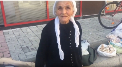 INTERVISTA/E turpshme, Policia e Bashkiake Tiranë i mban për vete perimet e nënës, ja si e përndjekin