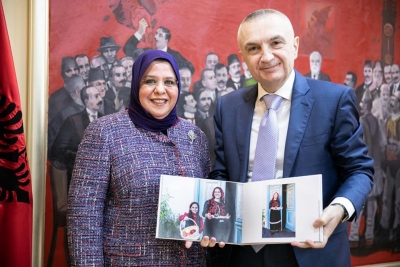 Presidenti Meta me artisten kuvajtiane: I impresionuar nga albumi “Shqipëria, buzëqeshja e ndritur e mikpritjes”