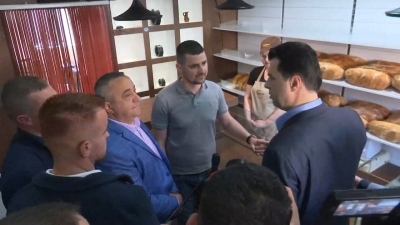 Basha, në një takim me një bukëpjekës: Sfida jonë kryesore, ndalimi i hemorragjisë së largimeve