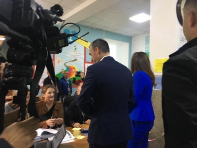 Kosovë, voton Kadri Veseli, një nga kandidatët për kryeministër