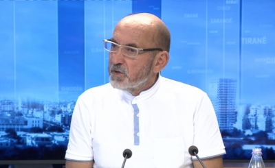 Teatri/ Lubonja: Opozita barrikadë për të mos lejuar shembjen