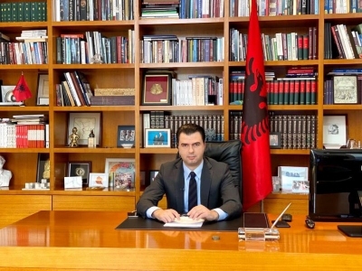 Thirrja e Bashës: Të mos vonohet paketa e dytë ndihmëse. Jemi shumë mbrapa Kosovës dhe Maqedonisë