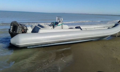 Pëson difekt në motor gomonja me 5 persona në bord në afërsi të Karaburunit, ndërhyn policia