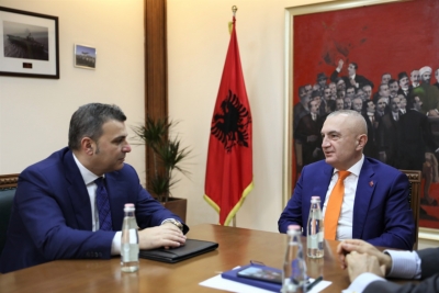 Koronavirusi/ “Banka e Shqipërisë po analizon situatën”, Presidenti Meta takon Guvernatorin Sejko, ja çfarë diskutuan
