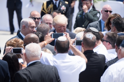Trump paralajmëron se sot do të zbulojë planin për t’i dhënë fund konfliktit izraelito-palestinez