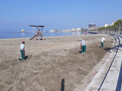 &#039;Në 10 m katrorë do të ketë vetëm...&#039;/ Si do vendosen shezllonet në plazhe këtë verë